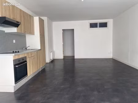 t2 52m2 centre ville cossé-le-vivien