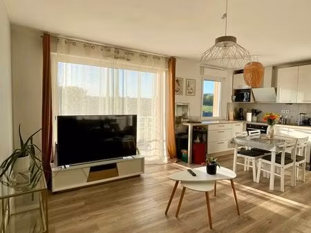 location meublée – t2 de 43 m² – onet-le-château