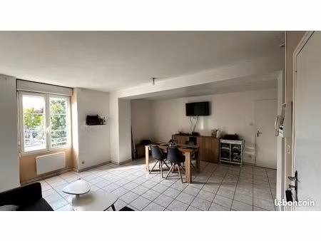 apparteent f3 rouillac centre 64m2