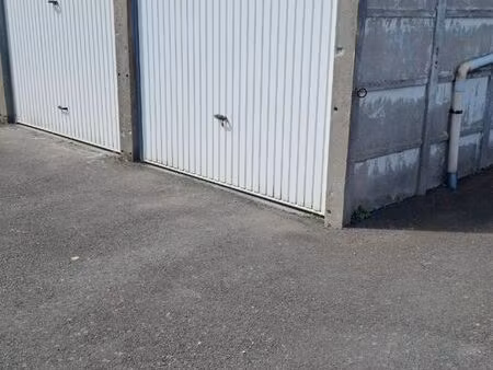 garage à louer