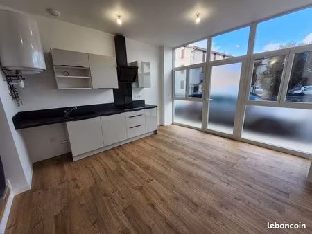 studio de 28 m² - loures-barousse centre - refait à neuf