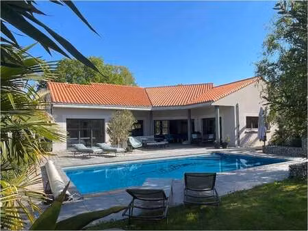 vente maison piscine à la chevrolière (44118) : à vendre piscine / 209m² la chevrolière