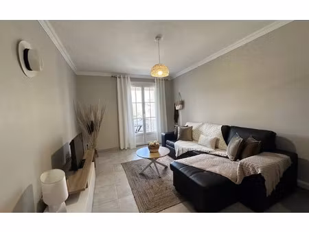 location appartement  m² t-2 à riez  620 €