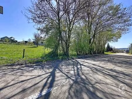 superbe terrain de 10 ares 77ca pour 4 façades.