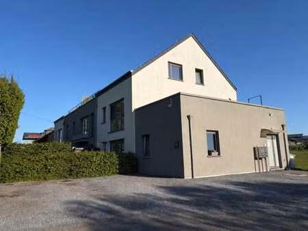 superbe appartement 2 chambres avec terrasse sis à halma.