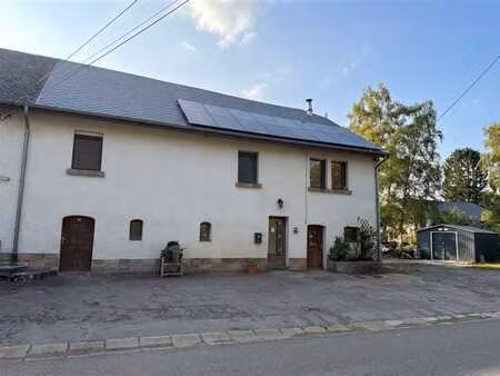 fermette agréable avec grand terrain