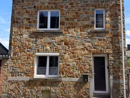 agréable maison trois façades avec jardin et cave