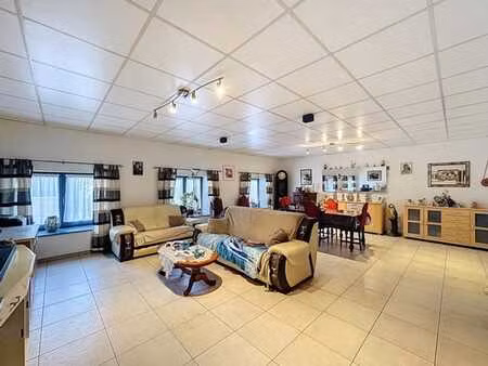 appartement deux chambres + 1 bureau au centre de ciney !