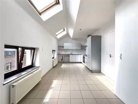 appartement 1 chambre rénové au centre de dinant