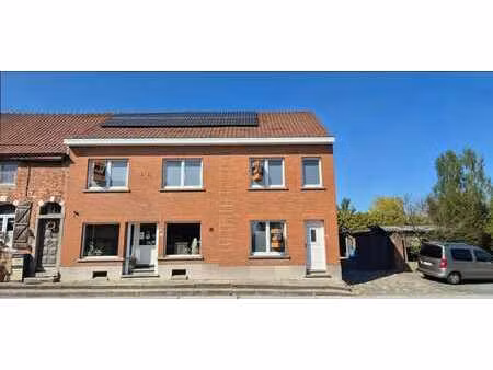 habitation + maison de commerce avec atelier sur 26 ares