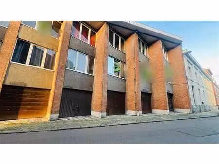 studio idéalement situé au cœur du centre-ville de tournai.