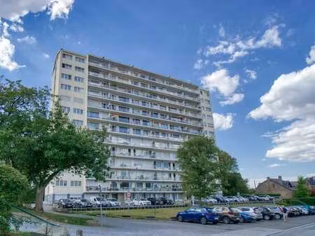 appartement 2 chambres avec garage et grande terrasse.