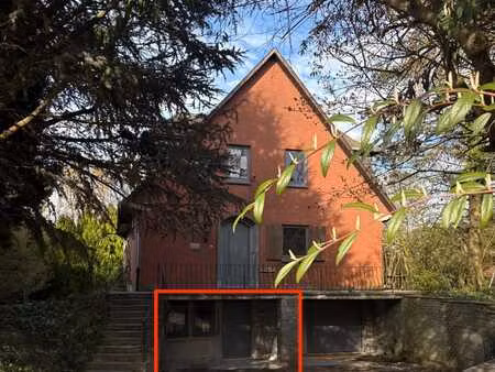 bureau entièrement rénové à louer – eghezée centre