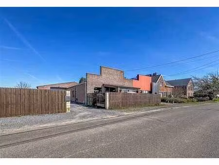 maison renovee avec entrepot