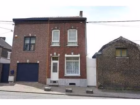 maison 3 facades jardin 2 chambres passage lateral a renover