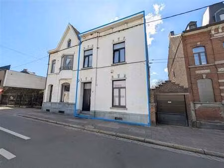 belle maison 3 chambres avec spacieux living et jardin arbor