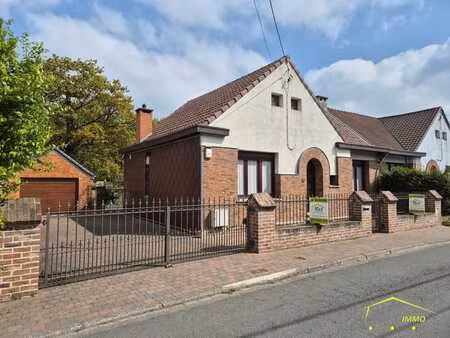 charmante maison à vendre dans un beau quartier !