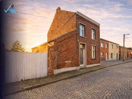 maison 3 façades à rénover  jardin permis accepté 5 chambres