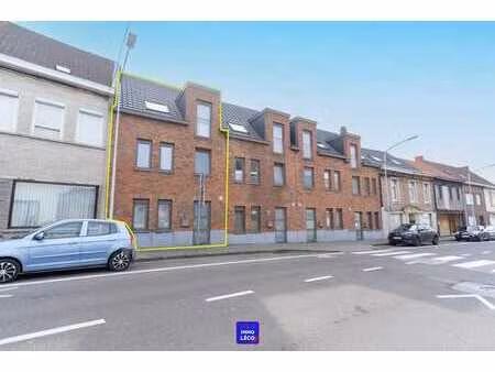 maison rénovée avec jardin et garage  beaux volumes !