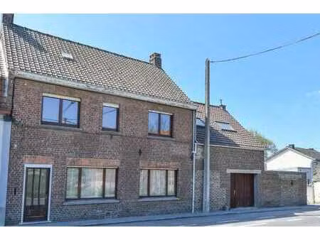 maison d’habitation 3 façades avec belle orientation