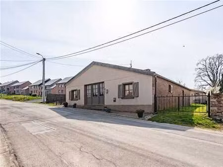 charmante habitation dans le village de feschaux