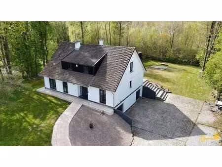 *** plus de visite possible *** villa 5 chambres + garages