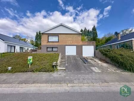 plain pied avec 4 chambres 2 garages et jardin