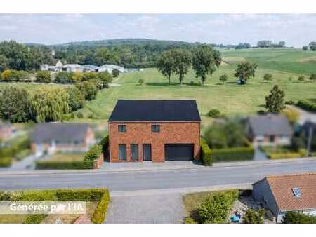 nouvelle construction à parachever avec atelier  érigée sur