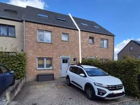 a vendre  maison d'habitation moderne avec jardin