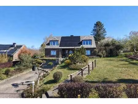 une villa qui fait la différence sur ±2900m² de terrain