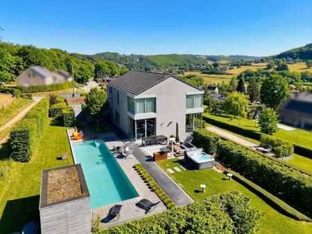 villa d'exception aux parachèvements haut-de-gamme