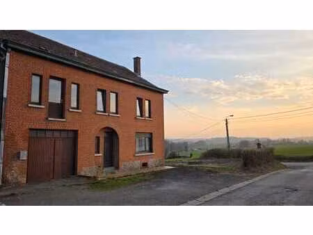 maison 3f avec grands volumes (le reste à vendre aussi)