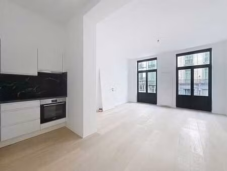 bourse - superbe appartement 2 chambres avec balcon