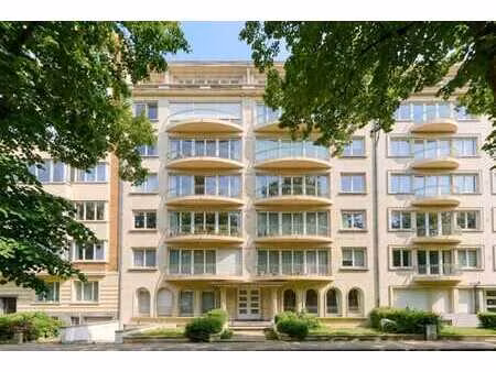 ixelles/vub – 1 ch lumineux avec cachet