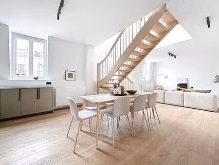 superbe duplex 4chambres entièrement rénové - peb (b)!