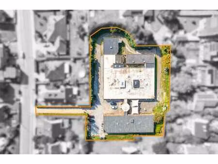 vaste immeuble loué 120.000 €/an (ex maison de repos)