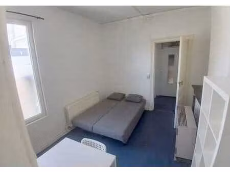 studio blv dolez 36  7000 mons 450€/mois + charges 90€