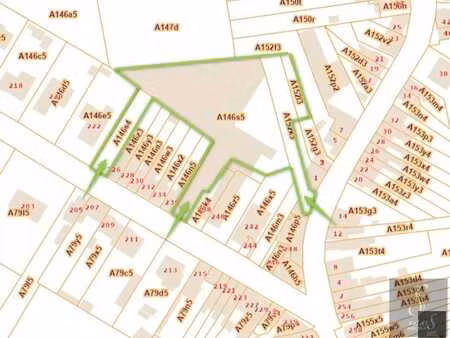 entrepôt avec multiples accès et zones aménageables ± 3.650