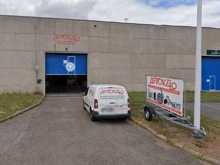 entrepôt d'environ 1.080 m² à louer à gosselies