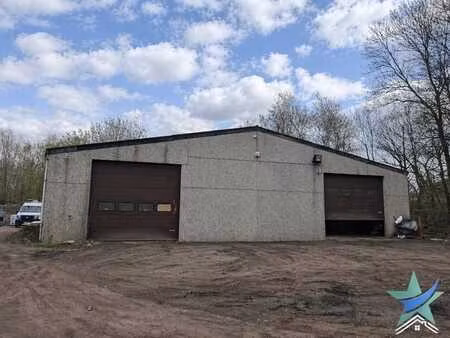 entrepôts avec rendement et potentiel de développement – sai