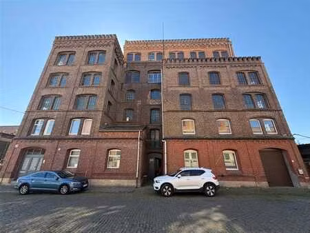 vaste batiment industriel (6000m²)