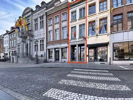 maison de commerce sur la grand-place d’ath !