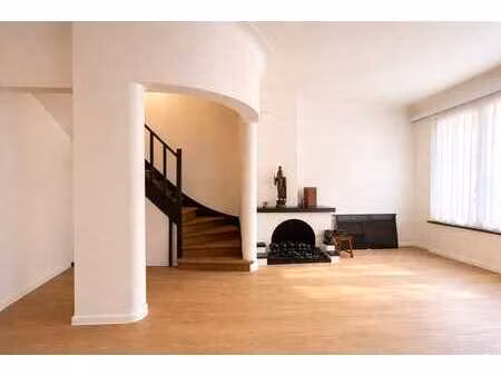 magnifique maison entierement renovee - 3/4 chambres