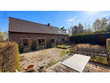 charmante ferme à rénover dans une rue calme et sans issue à