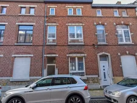 maison 3 chambres avec cour