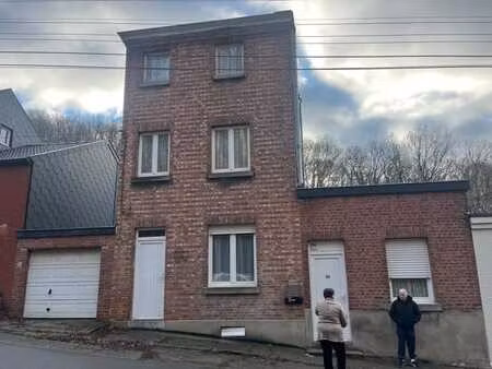 maison mitoyenne - 2 chambres avec jardin à rénover