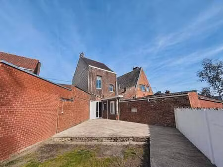 maison 3 façades avec jardin