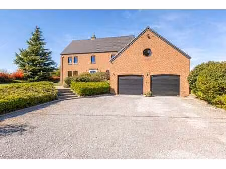 superbe propriété de 355m² hab datant de 2000 à faimes