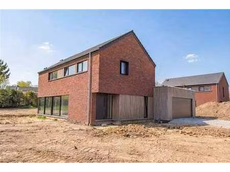 cuisine offerte! villa 3 chambres et garage!