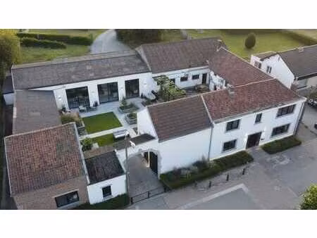 ferme avec bureaux et stockages - 661 m² - villers-l'eveque
